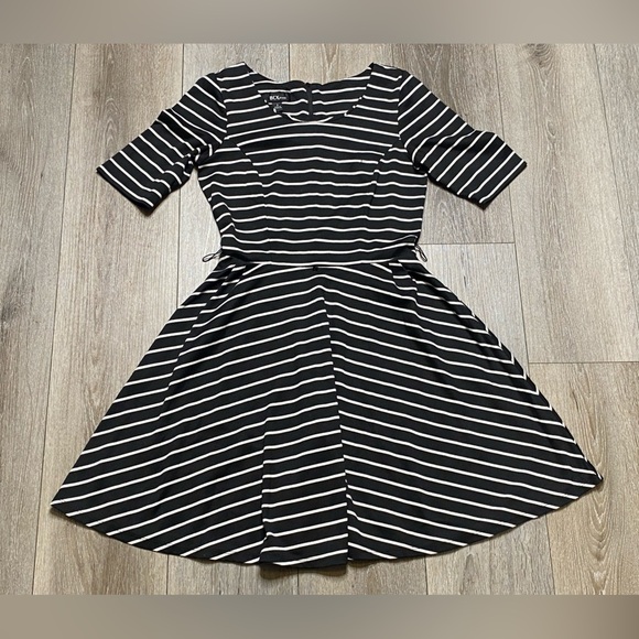 BCX Women’s Fit & Flare Skater Short Sleeve Stripe Dress Black & White Size 3 - Picture 7 of 16